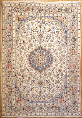 Fine Vintage Naine 346 x 235cm