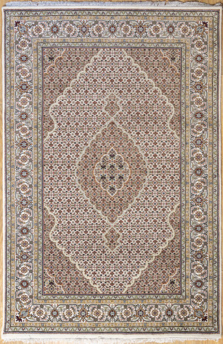 Tabriz 247 x 164cm