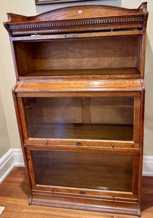 Oak Bookcase/Cabinet