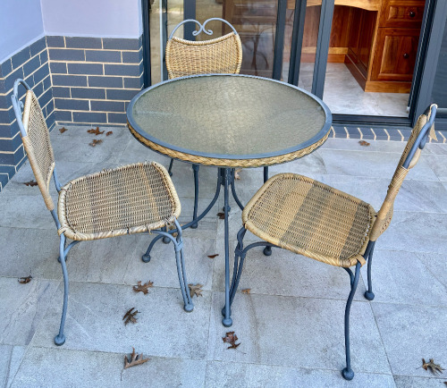 Outdoor Table & Chairs