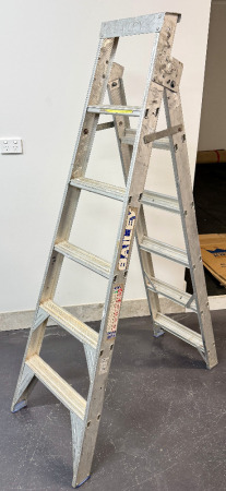 Bailey Ladder