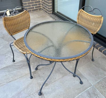 Outdoor Table & Chairs