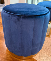 Bench Seat and Ottomans - 3