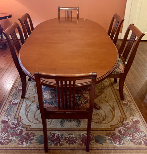 Dining Table & Chairs