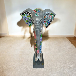 Tom's Drag Elephant